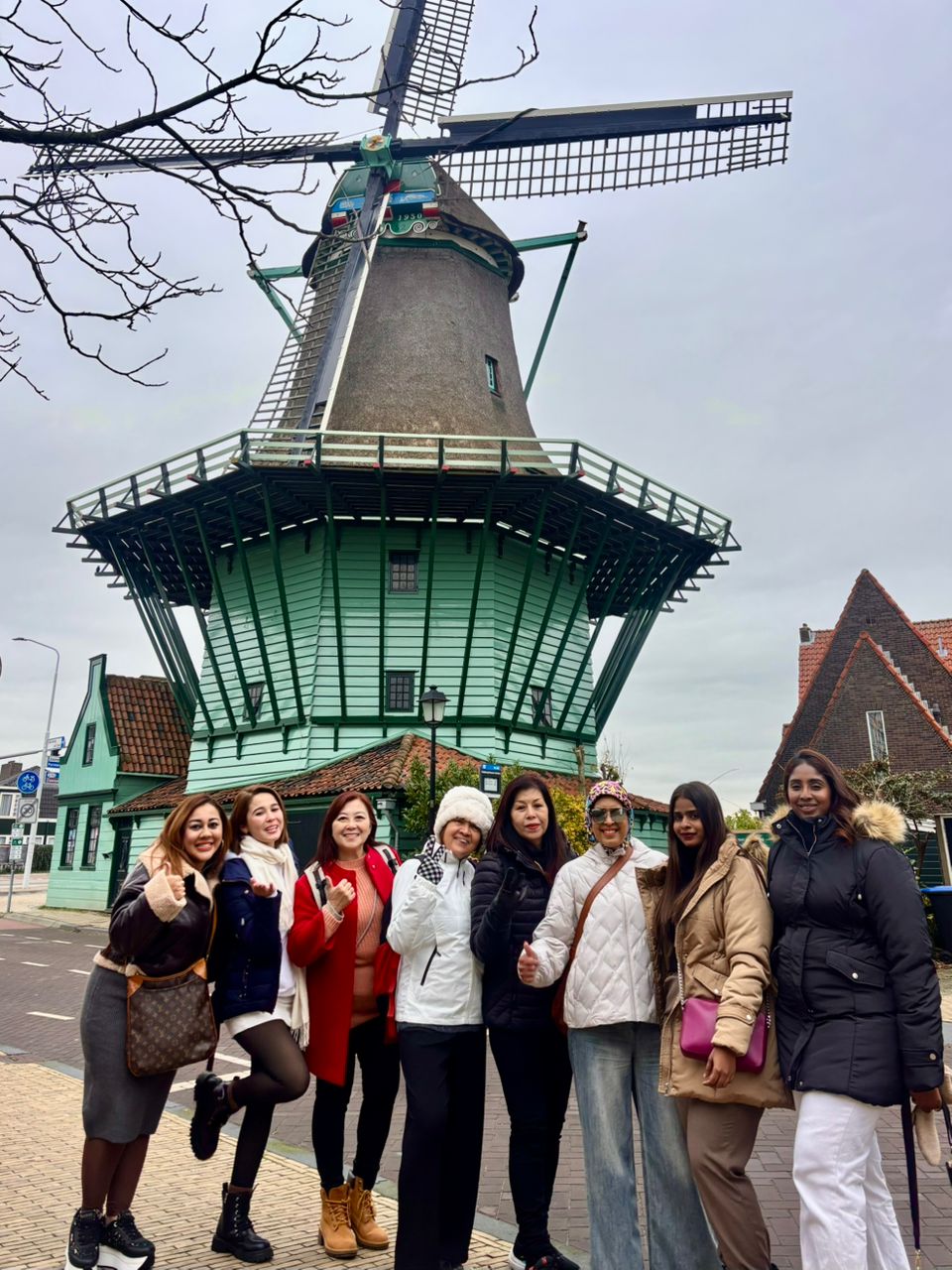 Happy Travellers with Travelwithdeanna